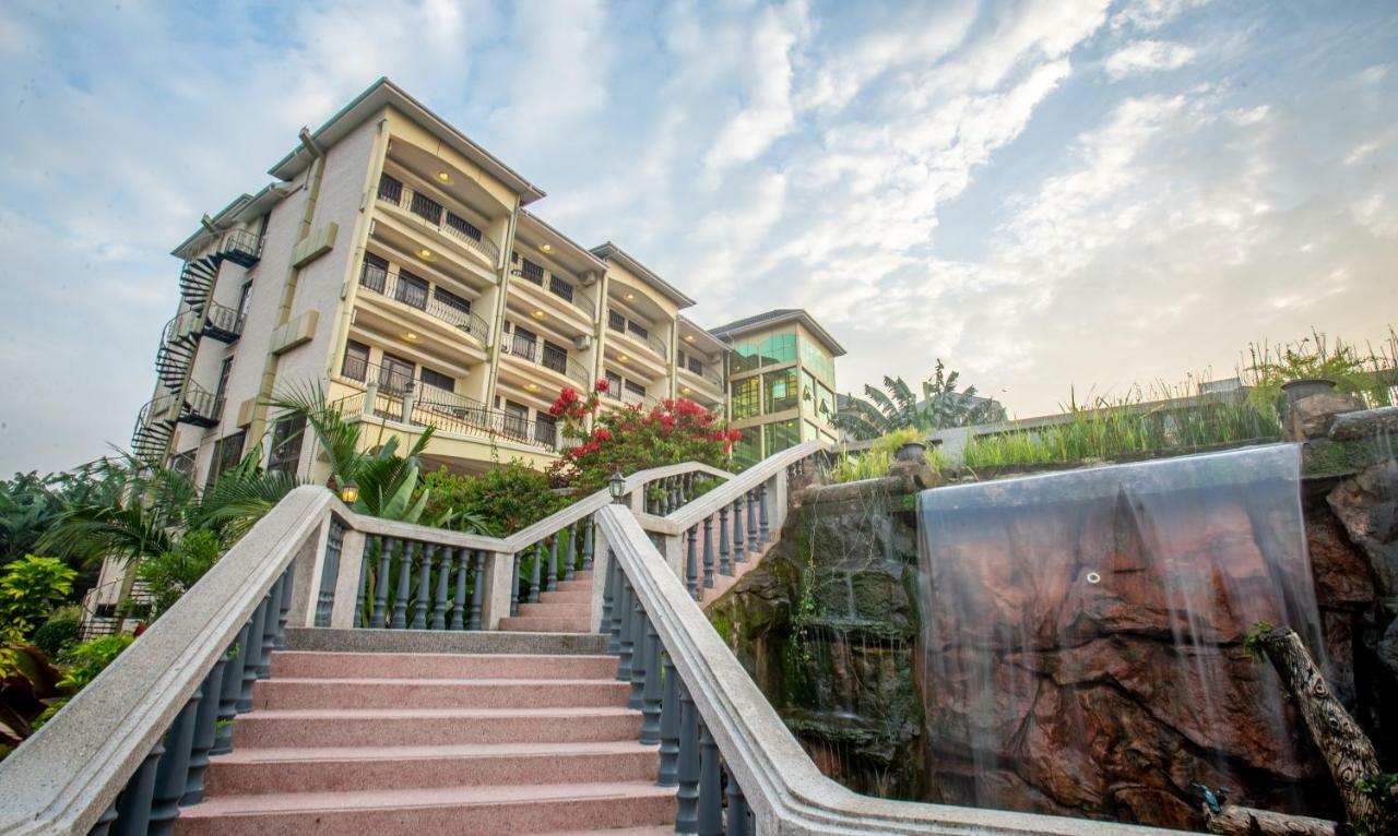 Nyaika Hotel Fort Portal Exterior foto